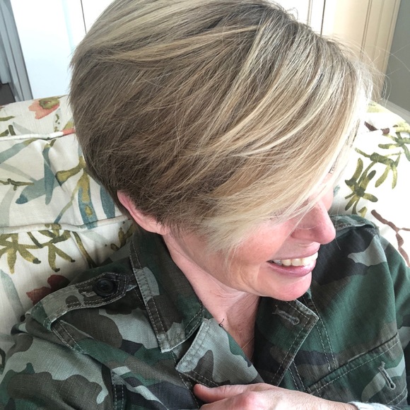 Meet your Posher, Lyn - Picture 1 of 1